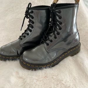 Dr martens vegan crome silver black boots